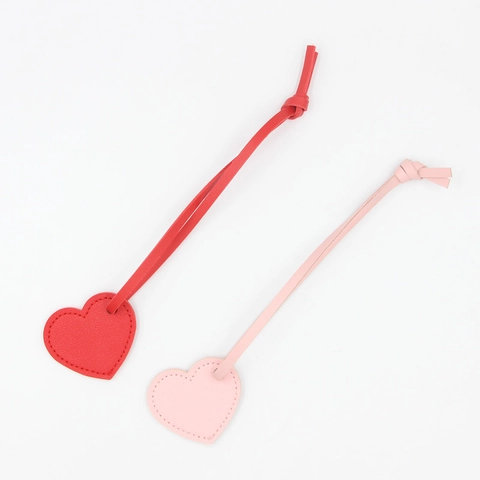 Fashion PU Leather Heart Keychain Cute Heart Shape Bag Pendant With Stitching Car Keyring Charm For Women Girls Gift