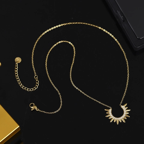Mode Edelstahl Zirkonia Stern Mond Sonne Anhänger Halskette Für Damen Verstellbare Kette Funkelnde Strass Eingelegte Schlüsselbeinkette Schmuck Geschenk