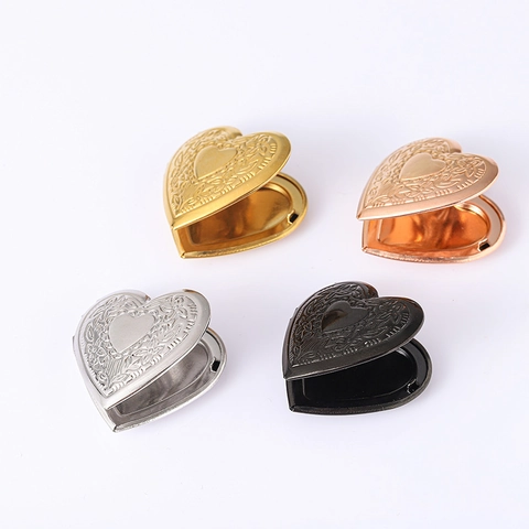 Stainless Steel Heart Pattern Photo Locket Necklace Vintage Minimalist Memorial Jewelry For Women Opening Pendant Gift