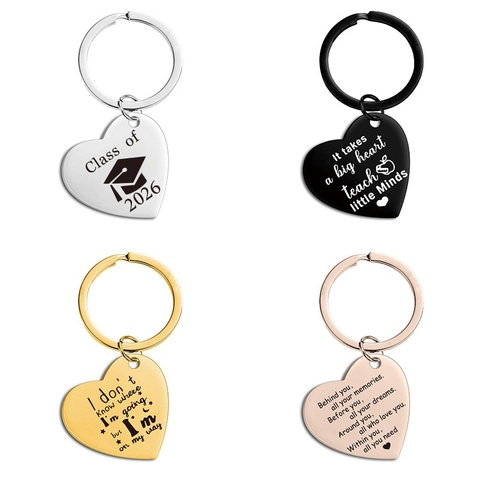 Porte-clés en Acier Inoxydable en Forme de Cœur Cadeau de Graduation Classe de 2026 pour Étudiants Enseignants Citations Inspirantes Gravées
