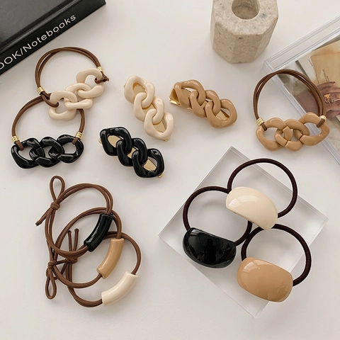 Série Douce Thé au Lait Ensemble d'Élastiques à Cheveux en Résine Avec Pince à Chaîne Accessoires Cheveux Géométriques Élégants Femme
