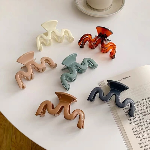 Koreaanse Stijl Golfpatroon Haarklem Grote Hars Haai Clip Mat Glanzend Antislip Haaraccessoires Voor Dames Dagelijks Haar Styling