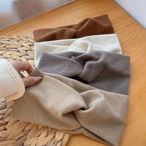 Autumn Winter Wide Twist Knot Hairband Soft Knitted Headband Solid Color Letter Decor Warm Hair Accessories For Women