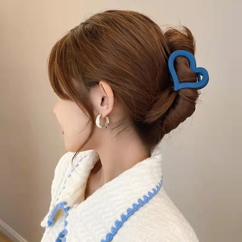 Pinza para el Cabello de Corazón Hueco Mate Color Morandi Antideslizante Clip de Tiburón Grande Accesorios de Peinado para Mujeres Niñas