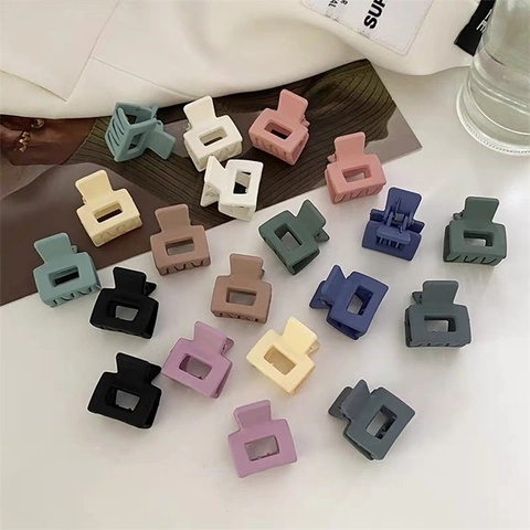 Matte Morandi Color Square Hollow Mini Hair Claws For Women Simple Small Hair Clips Hair Accessory For Daily Styling