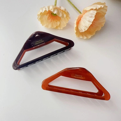 Vintage Acetate Triangle Hair Claw Clip For Women Elegant Hollow Geometric Large Shark Clip Handmade Styling Accessories