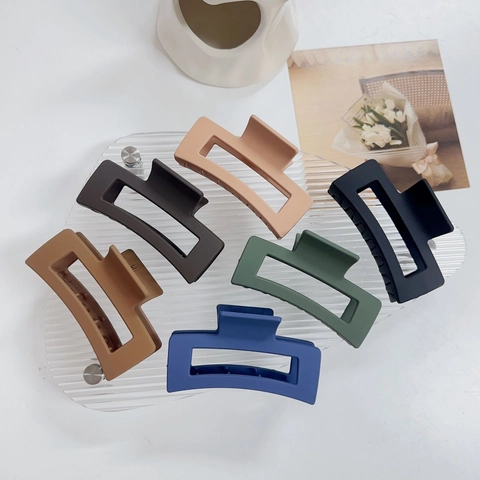 Large Korean Minimalist Matte Plastic Square Hair Claw Clip For Women Elegant Shark Clip Hair Styling Accessories