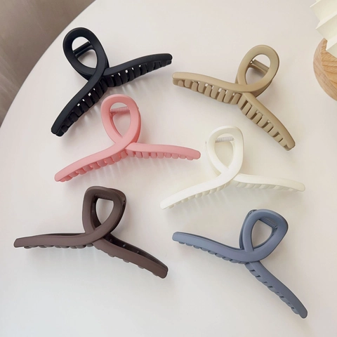 Large Matte Glossy Transparent Plastic Resin Hair Claw Clips For Women Twist Shark Clips Elegant Hair Accessories Daily Wear Jewelry Gift