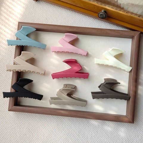 Matte Kunststoff Große Haarkralle Für Damen Z-Form Hohl Geometrische Shark Clips Haarstyling-Zubehör