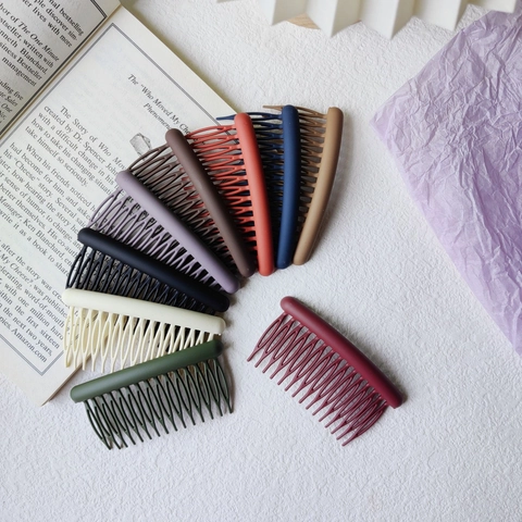 Minimalist Frosted Plastic Hair Insert Comb For Women Summer Matte Hair Clip Side Comb Styling Fixer Hair Accessories