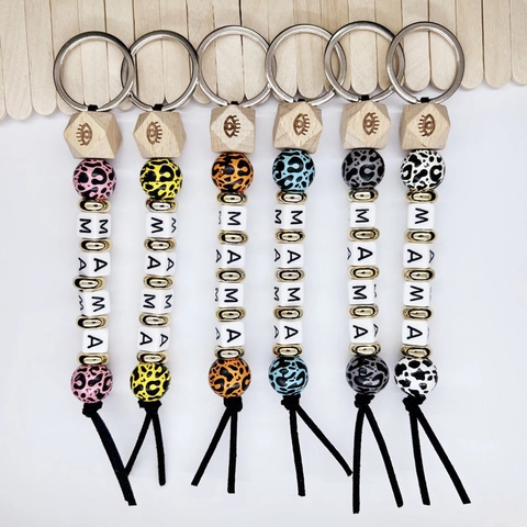 Llavero de Cuentas de Madera Hecho a Mano Estampado de Leopardo MAMA Letra Cuentas Boho Silicona Colgante de Bolso Regalo Día de la Madre Mujer