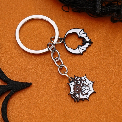 Halloween Schlüsselanhänger Legierung Fledermaus Spinne Mond Anhänger Tropföl Emaille Kreativ Cartoon Festival Deko Taschenanhänger