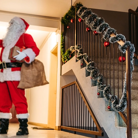 Weihnachts Lametta Girlande Weiße Schneebedeckte Kanten Mit Schleifen Für Festliche Zuhause Weihnachtsbaum Dekoration