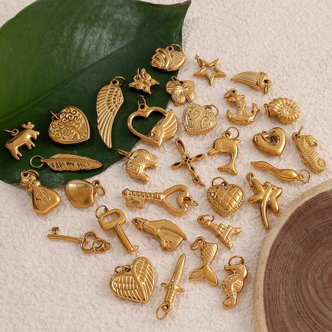 DIY Stainless Steel Gold Plated Marine Animal Pendant Charms For Jewelry Making Sea Star Shell Dolphin Heart Key Charms Necklace Bracelet DIY Crafting Accessories