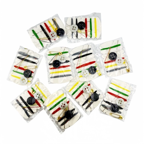 Mini Kit de Couture Portable Fil en Polyester Multicolore Avec Aiguilles en Acier Inoxydable Boutons Épingles de Sûreté Pour Maison Voyage Réparation d'Urgence