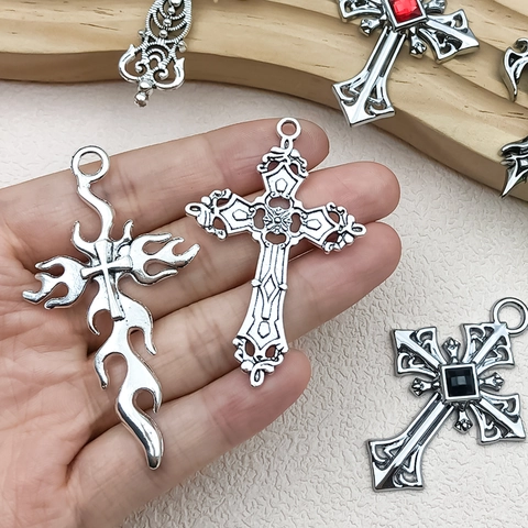Ciondolo Croce Gotica in Lega di Zinco Vintage Per Creazione Gioielli DIY Hip Hop Punk Strass Intarsiato Croce in Metallo