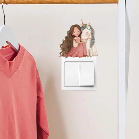 Adesivo per Interruttore Luce Cartone Animato Bambina che Abbraccia Unicorno Decalcomania Murale in PVC per Cameretta