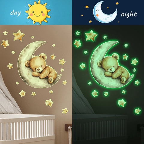 Adesivi Murali Fluorescenti al Buio Cartone Animato Orso che Dorme su Luna Stelle PVC Autoadesivo Decorazione Parete Cameretta
