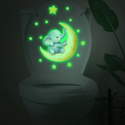 Luminoso Cartone Animato Elefante Luna Stella Adesivo Si Illumina Al Buio Adesivo Murale Per Camera Bambini Bagno PVC