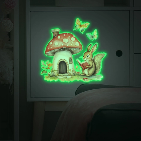 Adesivo da Parete Fluorescente Casa a Fungo Scoiattolo Cartone Animato Decalcomania in PVC Per Cameretta Bambini Camera da Letto