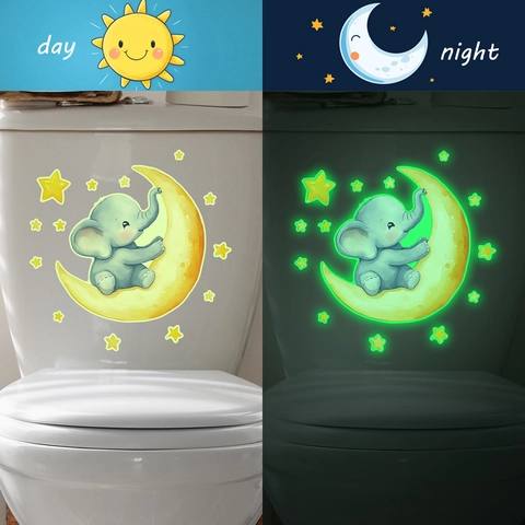 Luminoso Cartone Animato Elefante Luna Stella Adesivo Si Illumina Al Buio Adesivo Murale Per Camera Bambini Bagno PVC