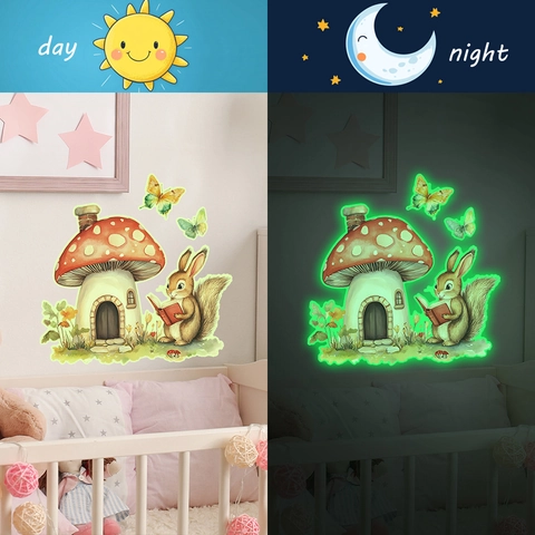 Adesivo da Parete Fluorescente Casa a Fungo Scoiattolo Cartone Animato Decalcomania in PVC Per Cameretta Bambini Camera da Letto