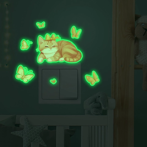 Leuchtende Wandaufkleber Im Dunkeln Leuchtend Schalter Aufkleber Cartoon Schlafende Katze Schmetterling PVC Deko Sticker