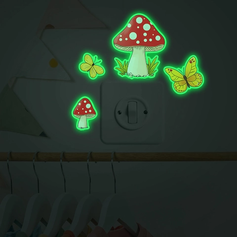 Lichtgevende Cartoon Paddenstoel Vlinder Muurstickers Glow In Dark PVC Fluorescerende Schakelaar Sticker Voor Home Decor