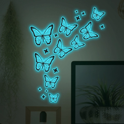 Adesivi Murali Farfalle e Stelle Luminose Decalcomanie in PVC Fluorescenti per Soggiorno Camera da Letto Decorazioni Casa