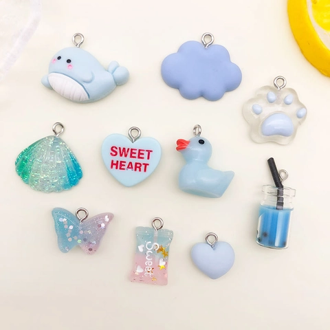 Simpatici Ciondoli in Resina Serie Blu a Forma di Cartone Animato Glitter Caramelle Balena Farfalla Fai Da Te Accessori per Gioielli Cuore Nuvola Charm per Portachiavi Bracciale Collana