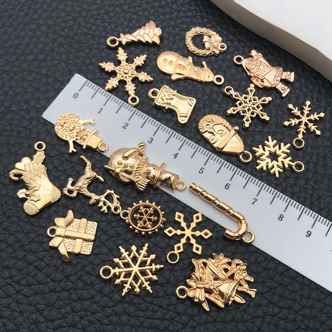 Set di Ciondoli Natalizi in Lega di Zinco Babbo Natale Fiocco di Neve Renna Campana Calza Ciondolo per Collana Bracciale Fai-da-te Accessori per Gioielli
