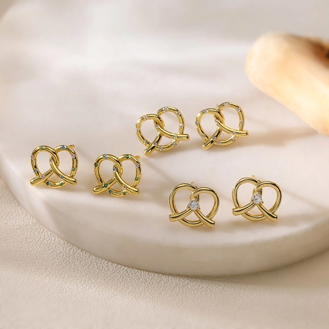 Niche Design Copper Pretzel Knot Stud Earrings Heart Shaped Zirconia Inlaid Gold Silver Plated Fashion Jewelry For Women