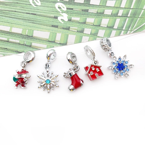 DIY Christmas Charms Zinc Alloy Enamel Snowflake Santa Claus Sock House Pendant For Necklace Bracelet Jewelry Making Accessories