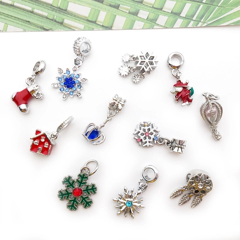 DIY Christmas Charms Zinc Alloy Enamel Snowflake Santa Claus Sock House Pendant For Necklace Bracelet Jewelry Making Accessories