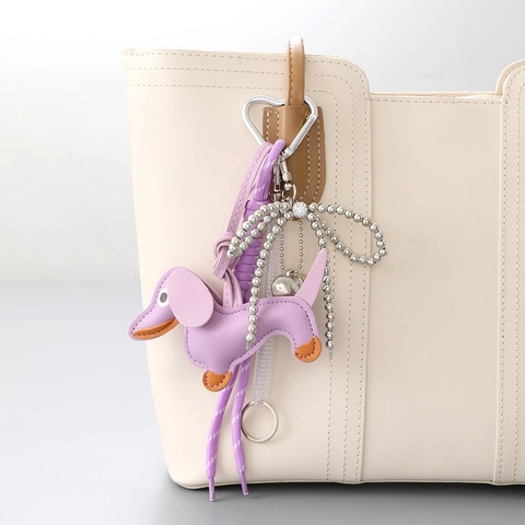 Süßer Dackel Hund Schlüsselanhänger PU Leder Taschenanhänger Personalisierter Tier Schlüsselring Herz Schleife Deko Damen Schmuck