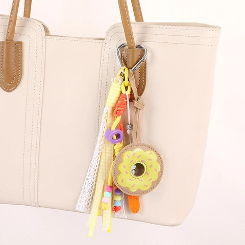 Ciondolo per Borsa a Forma di Ciambella in Pelle PU Portachiavi con Lettere e Perline Multicolore con Chiusura a Cuore e Nastro in Pizzo Decorazione Borsa Donna