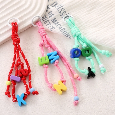 Handgeflochtenes Nylonseil Taschenanhänger Personalisiertes Acryl Alphabet Buchstaben Perlen Schlüsselanhänger Telefon Lanyard Anhänger Für Damen Taschen