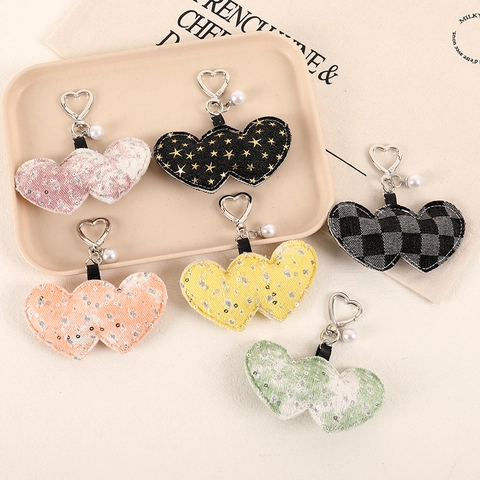 Ciondolo per Borsa a Doppio Cuore in Tessuto Denim con Paillettes Scacchiera Stella Portachiavi con Perla Artificiale Donna