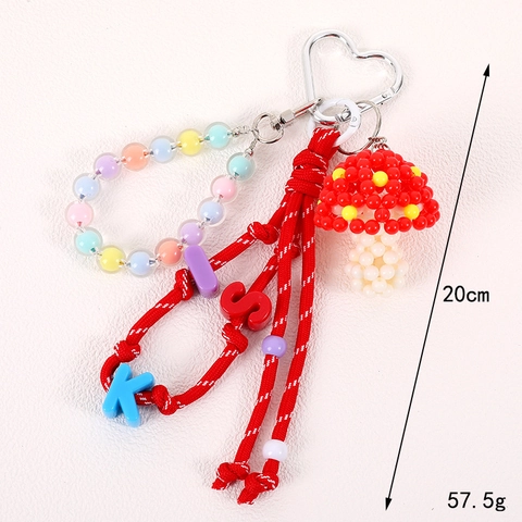 Porte-clés de Champignon en Perles avec Corde Tressée Fait Main Breloque de Sac avec Lettres de l'Alphabet Colorées pour Femmes Pendentif de Téléphone avec Clip en Coeur Accessoire