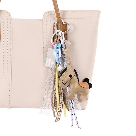 Süßer Cartoon PU Leder Pferd Taschenanhänger Für Damen Handgefertigt Geflochtenes Seil Herzverschluss Schlüsselanhänger Zubehör Luxus Stil Tasche Anhänger Geschenk