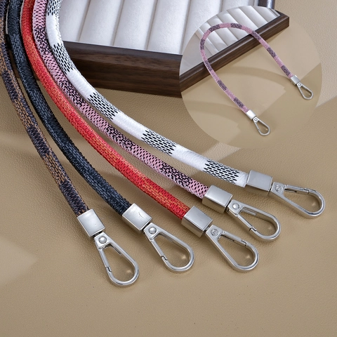 Ciondolo per Borsa Moda in Pelle Sintetica a Righe Con Manico a Catena e Moschettone in Metallo per Decorazione Borsa Donna