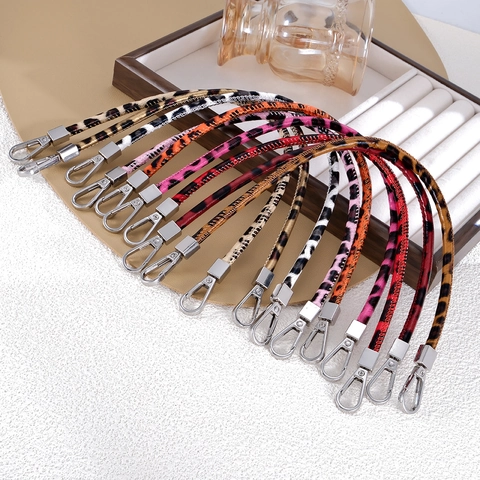 Moda Ciondolo Borsa in Pelle PU Leopardata per Donna Cinturino da Polso per Telefono Design di Nicchia Decorazione Borsa
