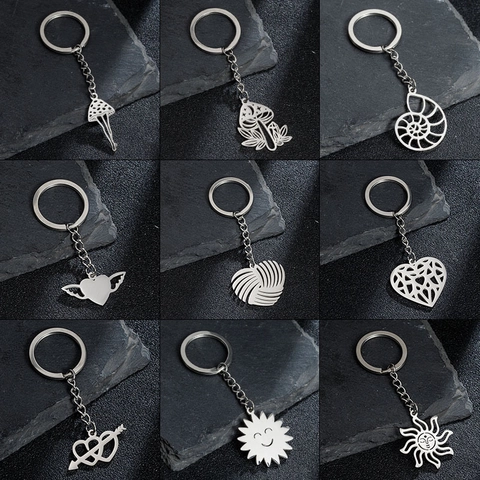 Minimalista Portachiavi in Acciaio Inossidabile Ciondolo a Fungo Cuore Sole per Donna Uomo Borsa alla Moda Gioielli da Appendere Regalo