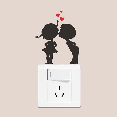 Cartoon Küssendes Paar Lichtschalter Aufkleber PVC Abnehmbare Silhouette Wandtattoo Mit Roten Herzen Romantische Deko
