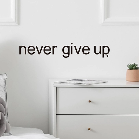 Adesivo da Parete Motivazionale Con Scritta Never Give Up Sticker in PVC Nero Removibile per Camera da Letto e Ufficio