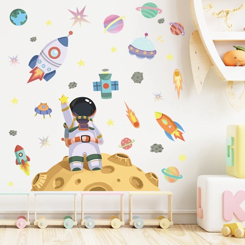 Astronaut Ruimte Planeet Raket Sterren Muurstickers Voor Kinderkamer Kleuterschool PVC DIY Cartoon Decoratieve Muurstickers