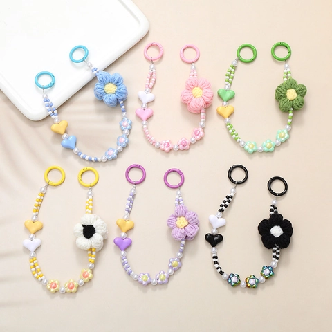 Handgemachte Perlen Handyband Mit Häkelblume Herz Perlen Künstliche Perle Dekorativer Taschenanhänger Für Damen Wasserbecher Gurt