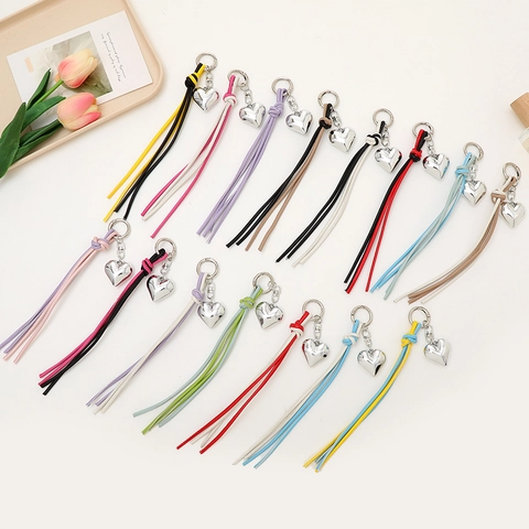 Portachiavi con Ciondolo a Cuore in Metallo di Moda Corda in Ecopelle Intrecciata Colorata Ciondolo per Borsa Nappina per Chiavi Donna Decorazione Appendere Telefono