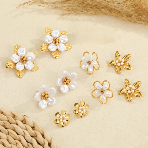 Boucles d'Oreilles Clous en Acier Inoxydable en Forme de Fleur pour Femme Perle Artificielle Florale Élégante Bijoux de Mode