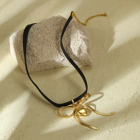 Fashion Bowknot Heart Stainless Steel Choker Necklace For Women 18K Gold Plated Hammered Spiral Pendant PU Leather Neckband